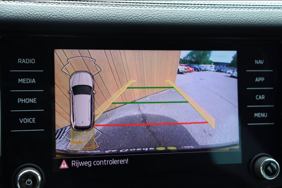 Škoda Kodiaq 1.5 TSI Sportline Business org.NL trekhaak stuurverw el.klep canton camera