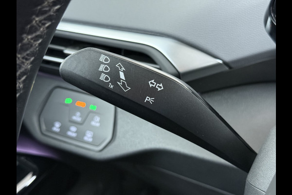 Volkswagen ID.4 1st 82kWh SOH 89,4% Trekhaak Warmtepomp Navi Ecc Camera Stoel+Stuurverwarming Apple Carplay Android Auto Pdc Lmv 20" Privacy Glas Led Isofix Voorruitverwarming DAB Rijstrooksensor 1.000KG Trekgewicht 1e Eigenaar Dealeronderhouden Origineel Nederlandse Auto