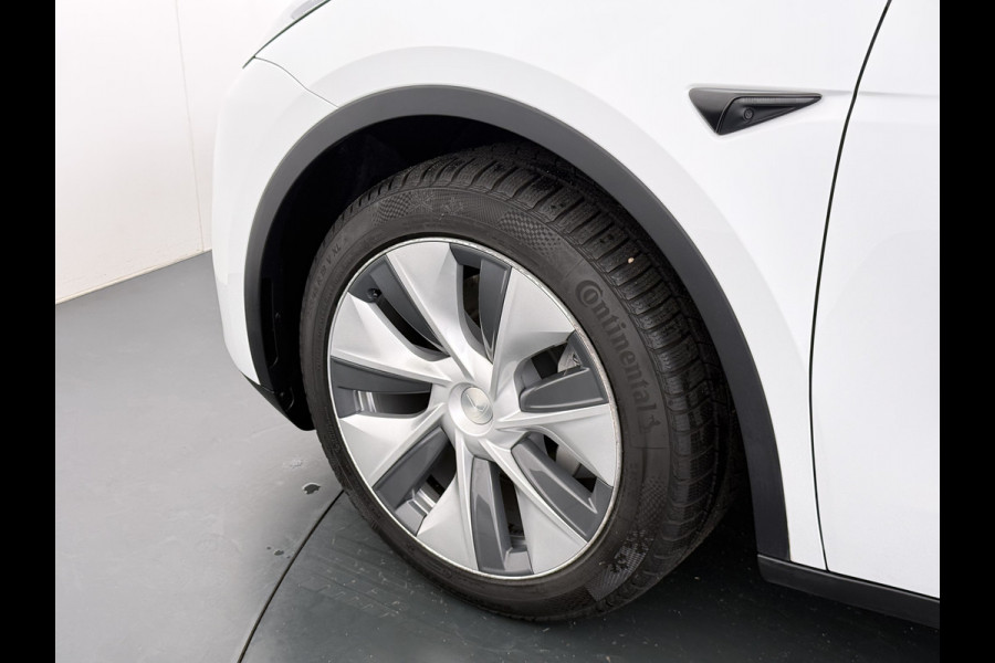 Tesla Model Y RWD 300PK LFP Accu SOH 92,5% Trekhaak Warmtepomp Leder Navi Ecc Adap.Cruise Panoramadak Camera's Stuur+Stoelverwarming Led Traffic-Aware Cruise Control Toybox Elek.Achterklep 1.600KG Trekgewicht 1e Eigenaar Origineel Nederlandse Auto