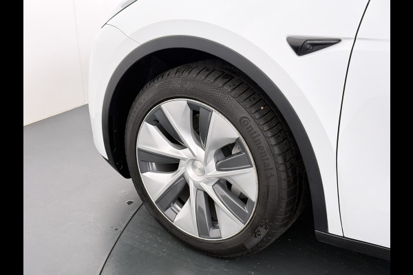 Tesla Model Y RWD 300PK LFP Accu SOH 92,5% Trekhaak Warmtepomp Leder Navi Ecc Adap.Cruise Panoramadak Camera's Stuur+Stoelverwarming Led Traffic-Aware Cruise Control Toybox Elek.Achterklep 1.600KG Trekgewicht 1e Eigenaar Origineel Nederlandse Auto