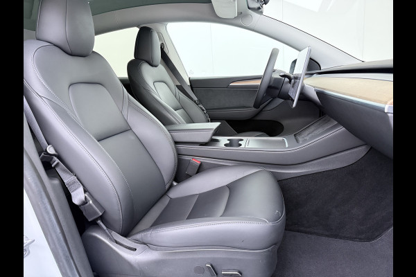 Tesla Model Y RWD 300PK LFP Accu SOH 92,5% Trekhaak Warmtepomp Leder Navi Ecc Adap.Cruise Panoramadak Camera's Stuur+Stoelverwarming Led Traffic-Aware Cruise Control Toybox Elek.Achterklep 1.600KG Trekgewicht 1e Eigenaar Origineel Nederlandse Auto