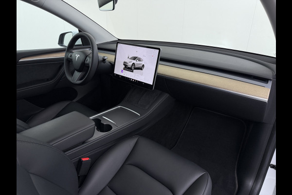 Tesla Model Y RWD 300PK LFP Accu SOH 92,5% Trekhaak Warmtepomp Leder Navi Ecc Adap.Cruise Panoramadak Camera's Stuur+Stoelverwarming Led Traffic-Aware Cruise Control Toybox Elek.Achterklep 1.600KG Trekgewicht 1e Eigenaar Origineel Nederlandse Auto