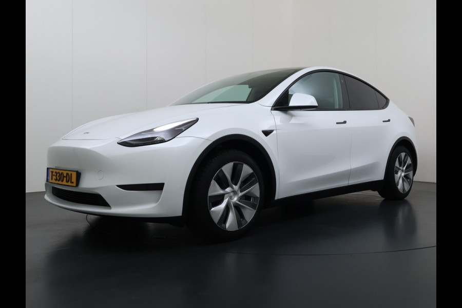 Tesla Model Y RWD 300PK LFP Accu SOH 92,5% Trekhaak Warmtepomp Leder Navi Ecc Adap.Cruise Panoramadak Camera's Stuur+Stoelverwarming Led Traffic-Aware Cruise Control Toybox Elek.Achterklep 1.600KG Trekgewicht 1e Eigenaar Origineel Nederlandse Auto