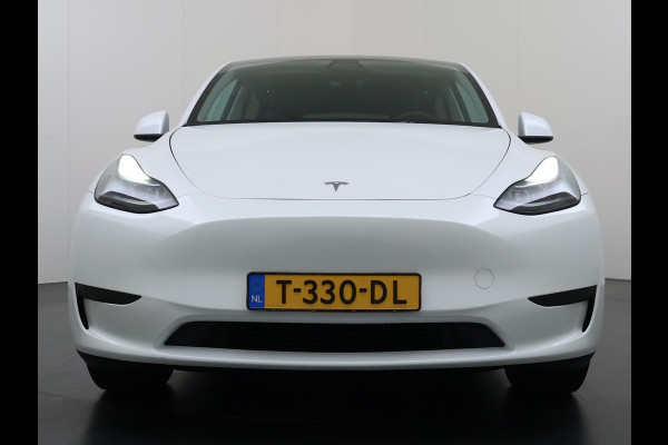 Tesla Model Y RWD 300PK LFP Accu SOH 92,5% Trekhaak Warmtepomp Leder Navi Ecc Adap.Cruise Panoramadak Camera's Stuur+Stoelverwarming Led Traffic-Aware Cruise Control Toybox Elek.Achterklep 1.600KG Trekgewicht 1e Eigenaar Origineel Nederlandse Auto