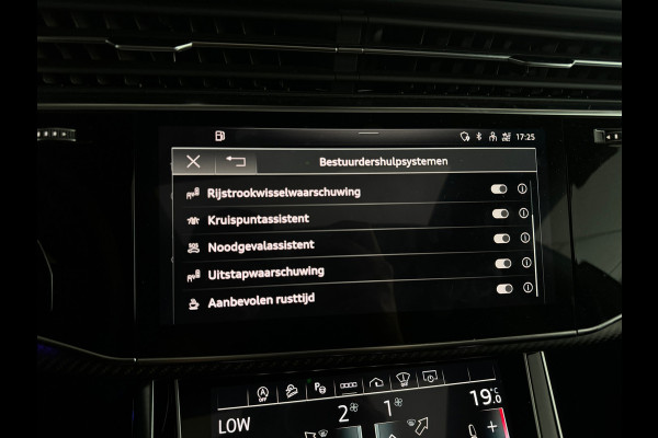 Audi RSQ8 4.0 TFSI quattro Pano|Ceramic|HuD|B&O 3D|Trekhaak
