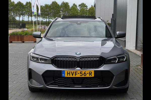 BMW 3 Serie Touring 330e M Pakket | Pano | Widescreen | Trekhaak