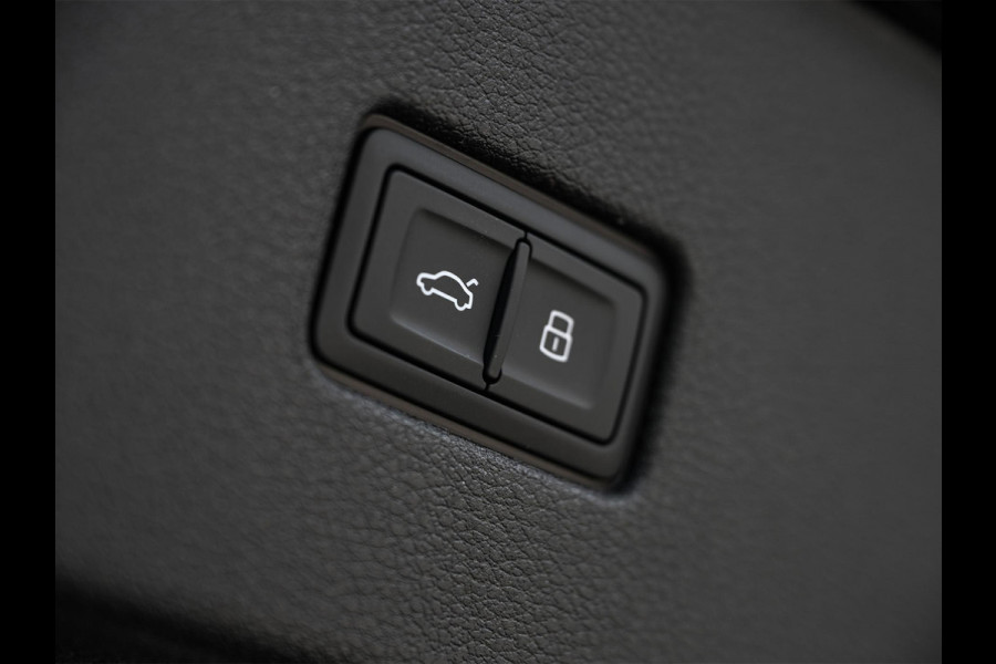 Audi Q8 60 TFSI e quattro Pro Line S Competition | S- Seats | Achterasbesturing | B&O advanced | Soft close | Trekhaak | Ambiance plus pakket | Memory seats | Carobn inleg