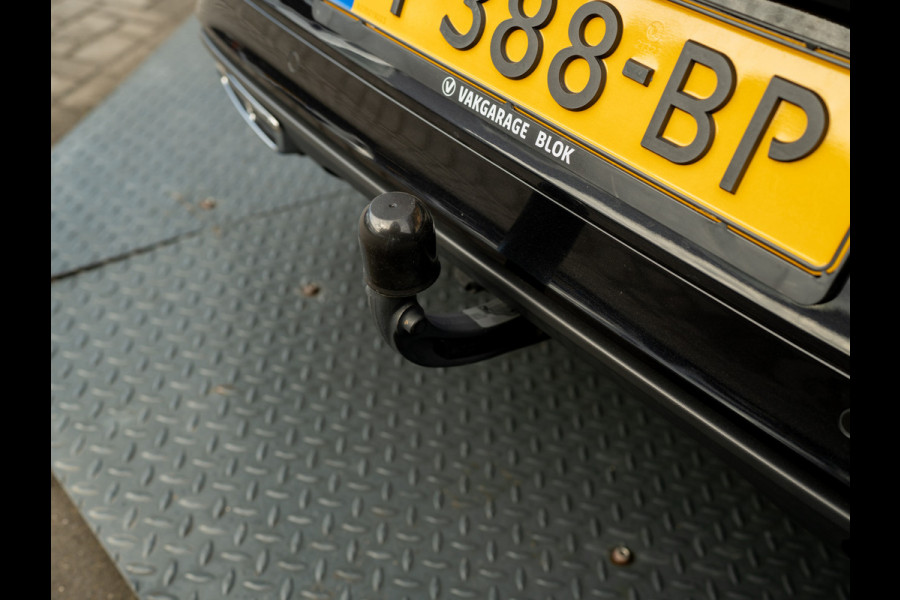 Volkswagen T-Roc 1.5 TSI R-Line Business+ | Pano | Afnb. Trekhaak | Keyless | Elk. A-klep | Side Assist | Camera | IQ Light | 19'' | Prijs Rijklaar!!