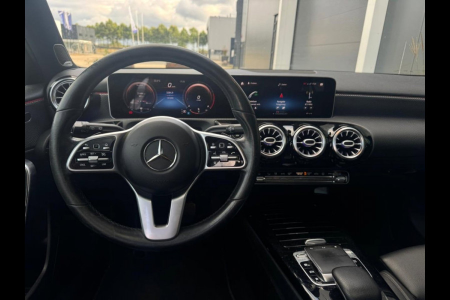 Mercedes-Benz A-Klasse 220 AMG Line | Pano | Ambilight | Memory