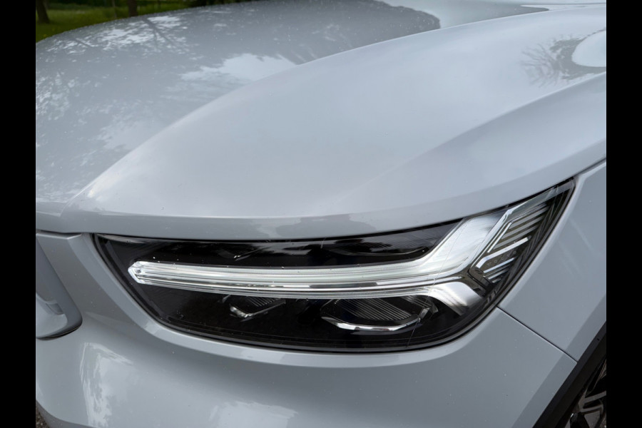 Volvo XC40 Recharge P8 AWD 408 pk R-Design, panoramadak, trekhaak, harman cardon, VOL OPTIES, NL auto met nap