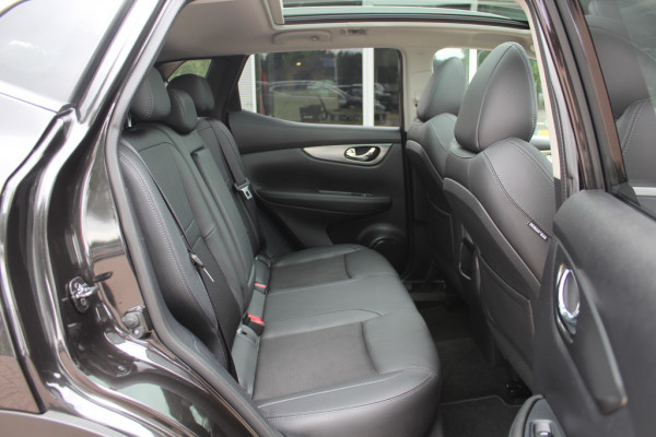 Nissan QASHQAI 1.3 DIG-T Tekna 160pk / Trekhaak / Panoramadak / 360Camera / 19'' / Navigatie / Keyless / Stoelverwarming / DAB / Cruise Control