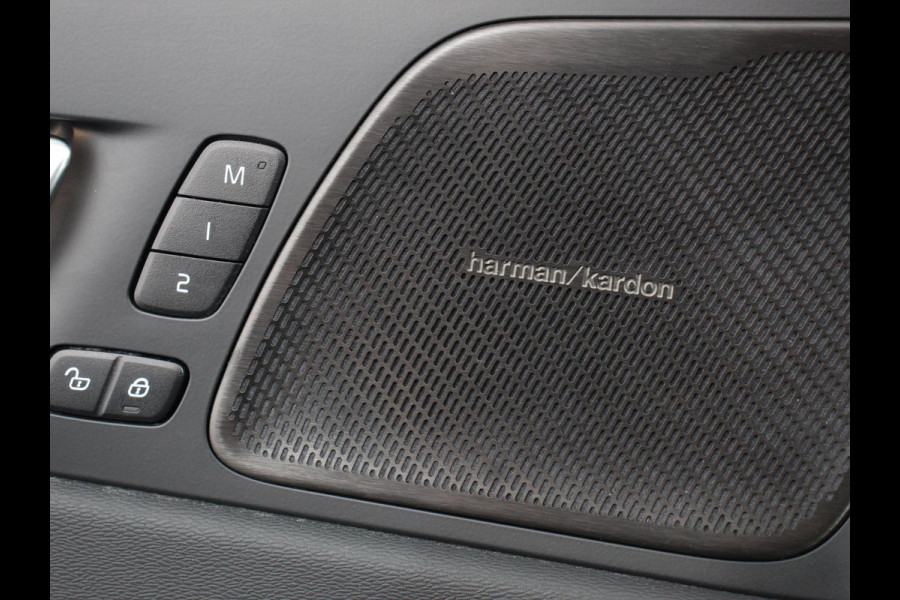 Volvo XC60 2.0 T6 Plug-in hybrid AWD Plus Dark 398pk | DEMO ! | Harman/Kardon Full LED Adaptive Cruise Control + Pilot Assist Parkeersensoren V&A+ 360 camera Panaromadak