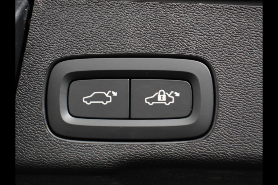 Volvo XC60 2.0 T6 Plug-in hybrid AWD Plus Dark 398pk | DEMO ! | Harman/Kardon Full LED Adaptive Cruise Control + Pilot Assist Parkeersensoren V&A+ 360 camera Panaromadak