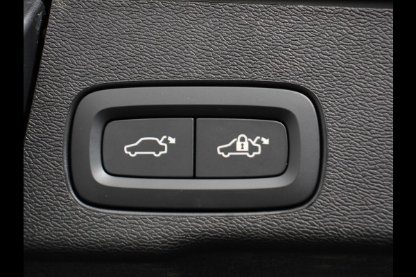 Volvo XC60 2.0 T6 Plug-in hybrid AWD Plus Dark 398pk | DEMO ! | Harman/Kardon Full LED Adaptive Cruise Control + Pilot Assist Parkeersensoren V&A+ 360 camera Panaromadak