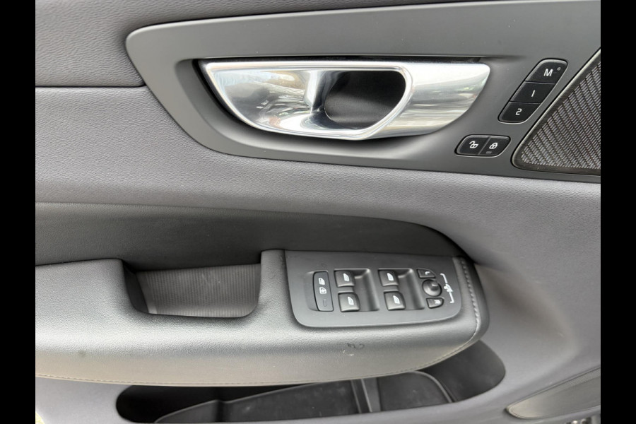 Volvo XC60 2.0 T8 Plug-in hybrid AWD Ultimate Dark Volvo XC60 VOLVO DEALER ONDERHOUDEN | PANODAK | ELEKTRISCHE TREKHAAK | CAMERA | STOEL- & STUURVERWARMING | HEAD-UP DISPLAY | MEMORY SEATS | HARMAN & KARDON | 20 INCH | RIJKLAAR + 12 MND BOVAG