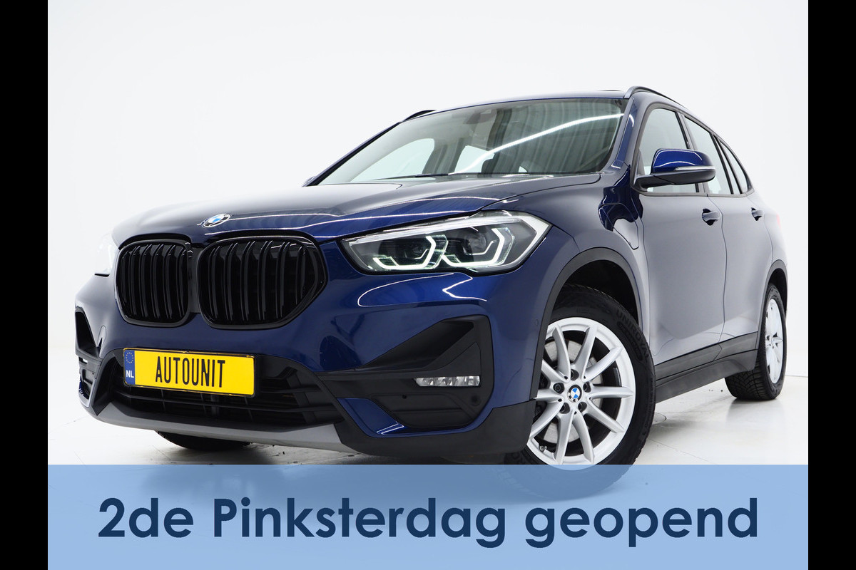 BMW X1 xDrive25e High Executive Shadow | Panoramadak | Head Up | Leder | Camera | Stoelverwarming | LED