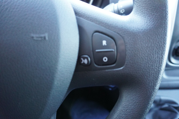 Renault Trafic Passenger 2.0 dCi 120PK Grand Life 9 Persoons nr. V037 | Airco | Cruise | Navi
