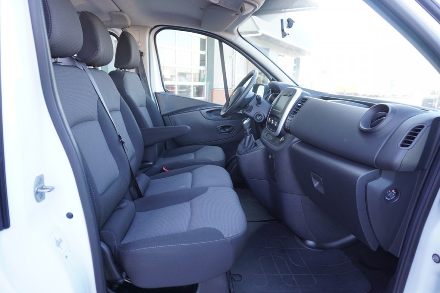 Renault Trafic Passenger 2.0 dCi 120PK Grand Life 9 Persoons nr. V037 | Airco | Cruise | Navi