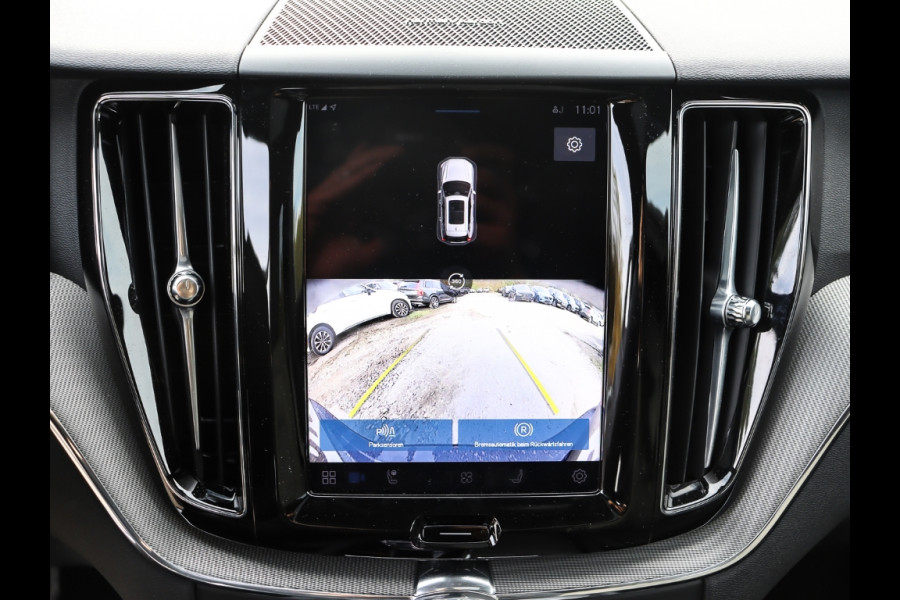 Volvo XC60 2.0 T8 Plug-in hybrid AWD Plus Dark (335kW/455PK) FULL (LUCHTVERING / PANO / TREKH) ** 1e EIG - Ex VOLVO) ** INFORMEER OOK NAAR ONZE AANTREKKELIJKE FINANCIAL-LEASE TARIEVEN **