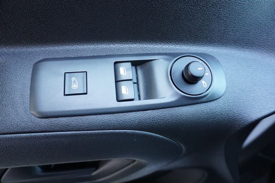 Toyota PROACE CITY 1.5 D-4D 100PK nr. V047 | Airco | Cruise | Trekhaak | DAB | Betimmering