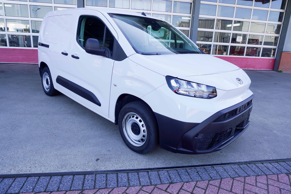 Toyota PROACE CITY 1.5 D-4D 100PK nr. V048 | Airco | Cruise | Trekhaak | DAB