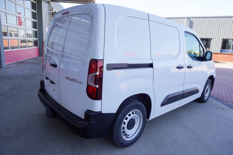 Toyota PROACE CITY 1.5 D-4D 100PK nr. V048 | Airco | Cruise | Trekhaak | DAB