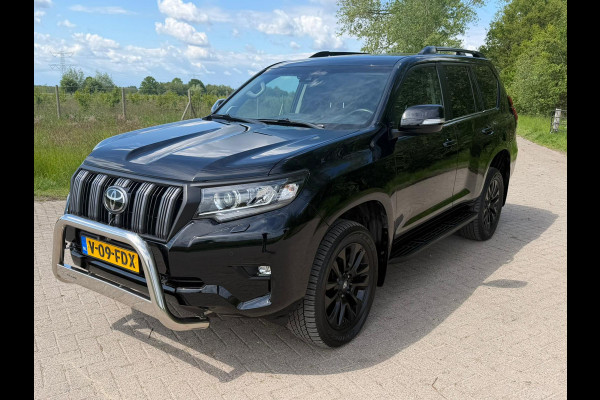 Toyota Land Cruiser 150 2.8 D-4D-F Professional Black line Window Van