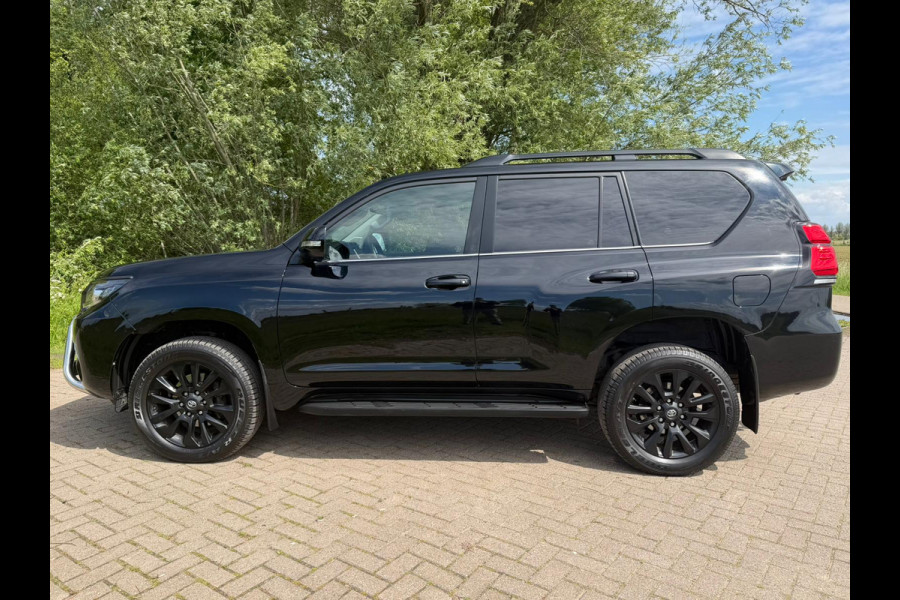 Toyota Land Cruiser 150 2.8 D-4D-F Professional Black line Window Van