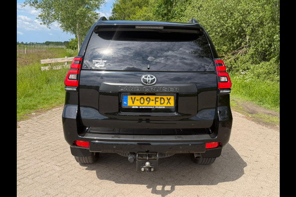 Toyota Land Cruiser 150 2.8 D-4D-F Professional Black line Window Van