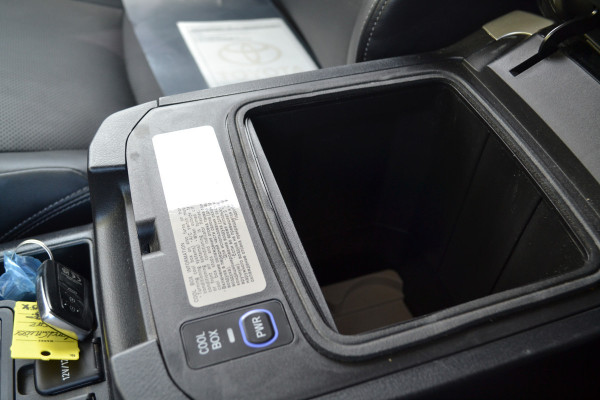 Toyota Land Cruiser 150 2.8 D-4D-F Professional Black line Window Van