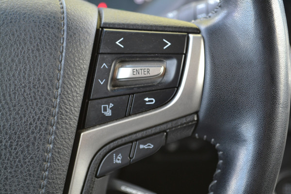 Toyota Land Cruiser 150 2.8 D-4D-F Professional Black line Window Van