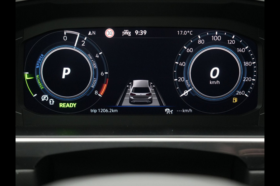 Volkswagen Tiguan 1.4 TSI eHybrid Elegance PHEV 245pk | Adaptive Cruise | Camera | Sfeerverlichting | Stoelen & Stuur Verwarmd | Apple Carplay | Navigatie | DAB | Virtual | Plug In Hybrid |