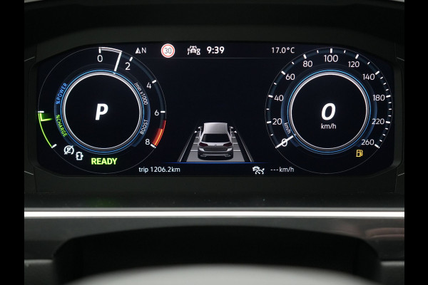 Volkswagen Tiguan 1.4 TSI eHybrid Elegance PHEV 245pk | Adaptive Cruise | Camera | Sfeerverlichting | Stoelen & Stuur Verwarmd | Apple Carplay | Navigatie | DAB | Virtual | Plug In Hybrid |