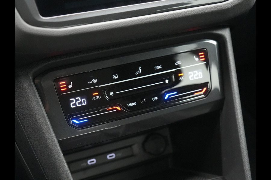 Volkswagen Tiguan 1.4 TSI eHybrid Elegance PHEV 245pk | Adaptive Cruise | Camera | Sfeerverlichting | Stoelen & Stuur Verwarmd | Apple Carplay | Navigatie | DAB | Virtual | Plug In Hybrid |