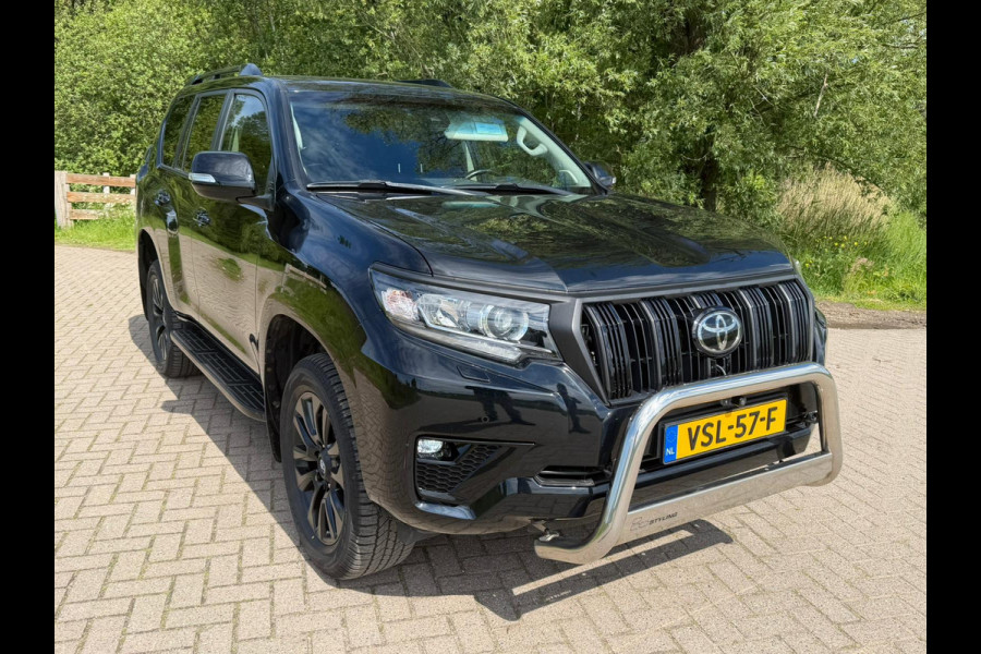 Toyota Land Cruiser 150 2.8 D-4D-F Professional Window Van