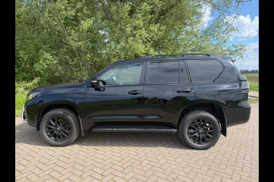 Toyota Land Cruiser 150 2.8 D-4D-F Professional Window Van