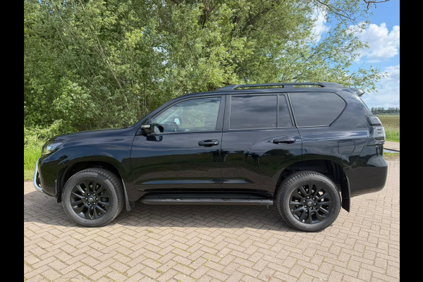 Toyota Land Cruiser 150 2.8 D-4D-F Professional Window Van