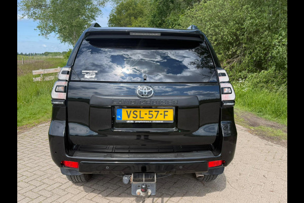 Toyota Land Cruiser 150 2.8 D-4D-F Professional Window Van