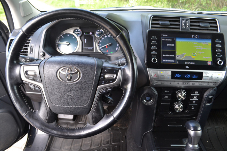 Toyota Land Cruiser 150 2.8 D-4D-F Professional Window Van