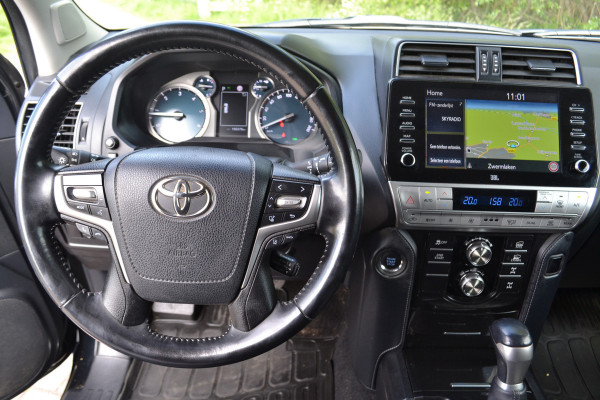 Toyota Land Cruiser 150 2.8 D-4D-F Professional Window Van