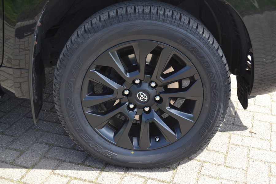 Toyota Land Cruiser 150 2.8 D-4D-F Professional Window Van