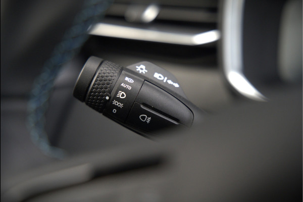 Lynk & Co 01 1.5 | Panoramadak | Stoelverwarming | Keyless | Apple Carplay | Adaptive Cruise Control | Infinity | Navigatie | Camera | Parkeersensoren | SOH 95,36%