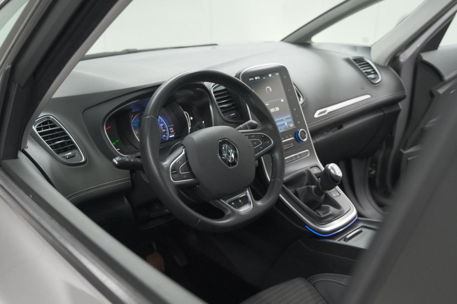Renault Scénic TCe 130 Intens | Trekhaak | Panoramadak | Camera | Apple Carplay | Dodehoekdetectie