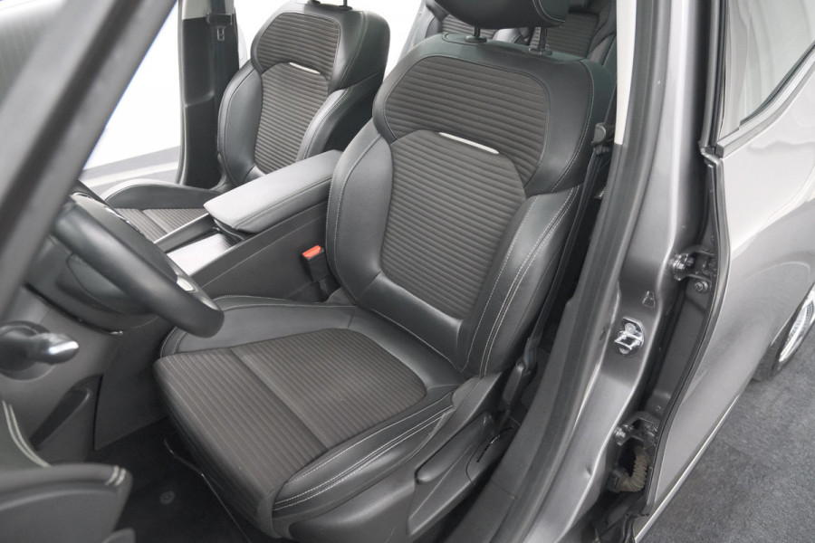 Renault Scénic TCe 130 Intens | Trekhaak | Panoramadak | Camera | Apple Carplay | Dodehoekdetectie