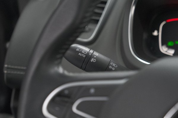 Renault Scénic TCe 130 Intens | Trekhaak | Panoramadak | Camera | Apple Carplay | Dodehoekdetectie