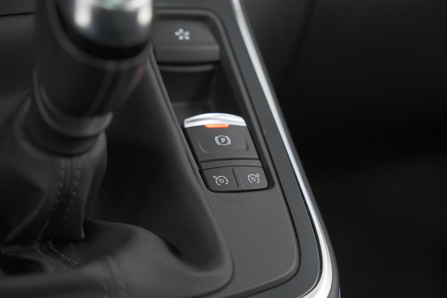 Renault Scénic TCe 130 Intens | Trekhaak | Panoramadak | Camera | Apple Carplay | Dodehoekdetectie