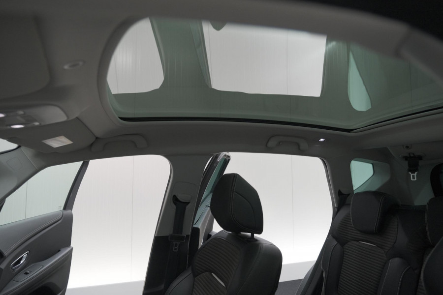Renault Scénic TCe 130 Intens | Trekhaak | Panoramadak | Camera | Apple Carplay | Dodehoekdetectie
