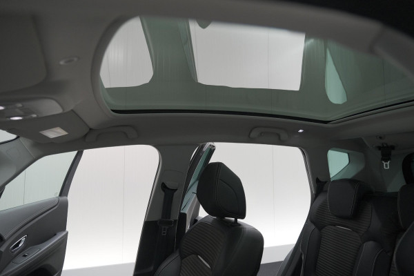 Renault Scénic TCe 130 Intens | Trekhaak | Panoramadak | Camera | Apple Carplay | Dodehoekdetectie