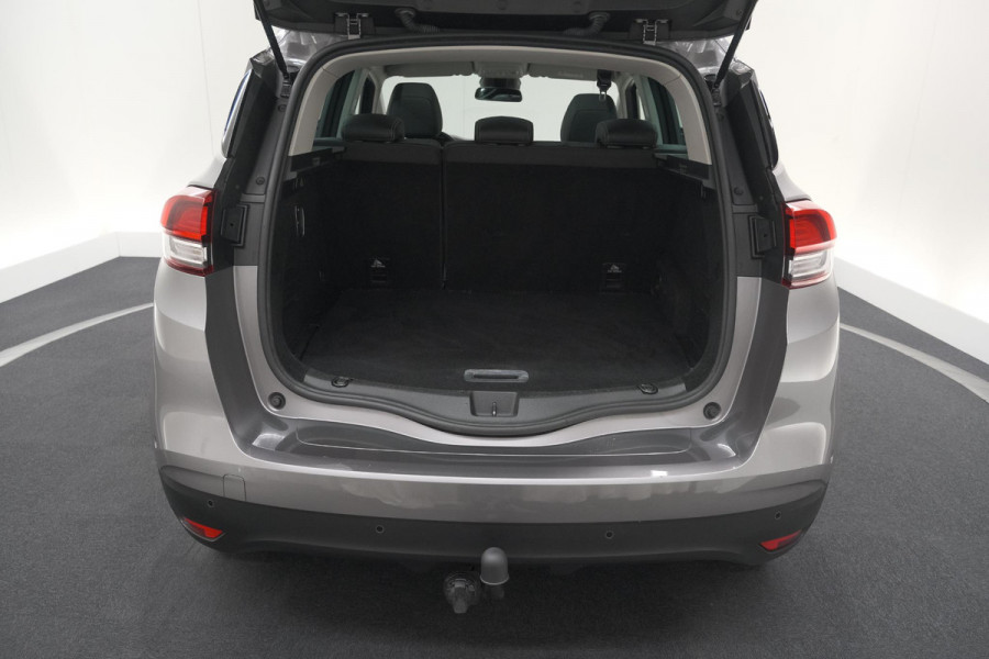 Renault Scénic TCe 130 Intens | Trekhaak | Panoramadak | Camera | Apple Carplay | Dodehoekdetectie