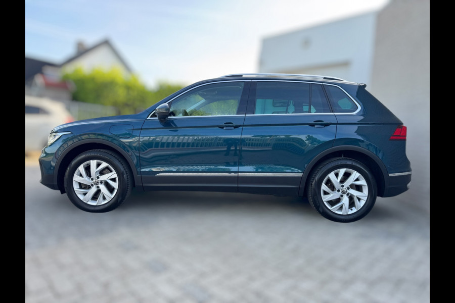 Volkswagen Tiguan 1.4 TSI eHybrid Elegance 180 kw / 245 Pk IQ LIGHT / TREKHAAK / ELEKT KLEP / ERGO COMFORT MASS STOEL / CAM / NAVI